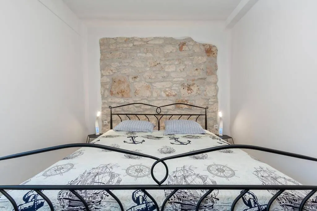 Predivan Novouredeni Apartman U Blizini Mora Banjole 0*,  Kroatien