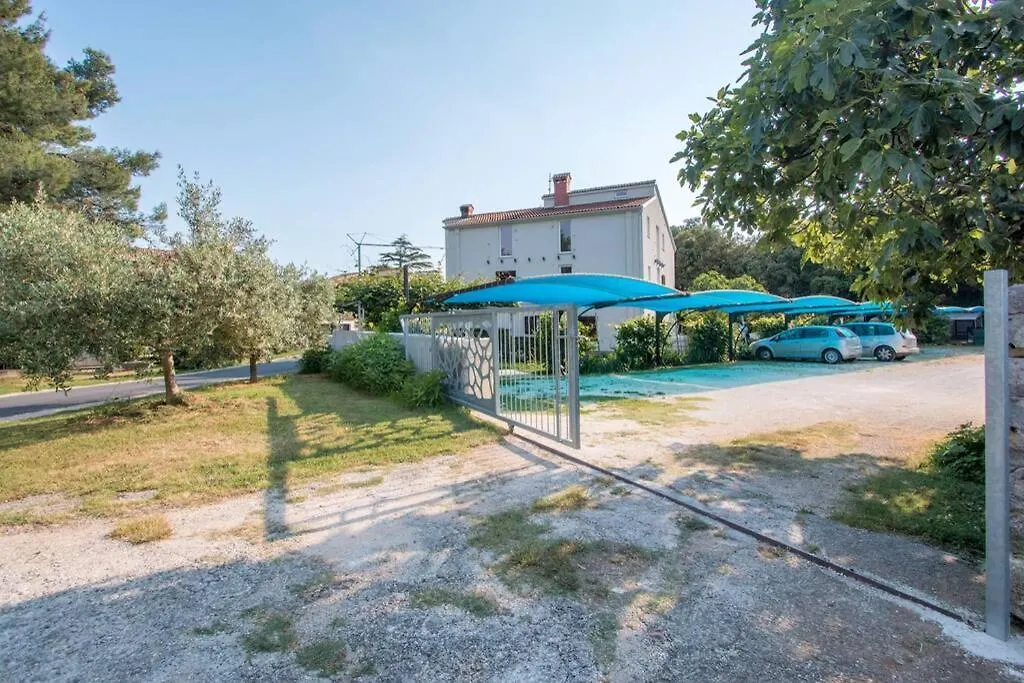 Predivan Novouredeni Apartman U Blizini Mora Banjole Apartment