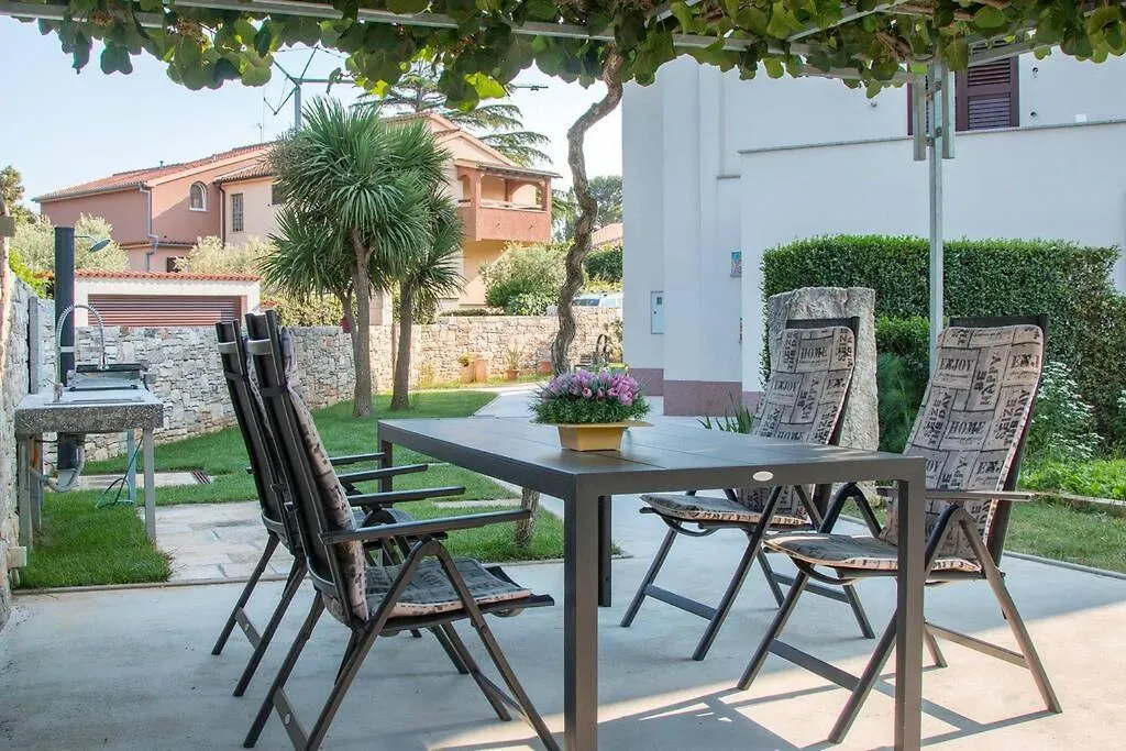 Predivan Novouredeni Apartman U Blizini Mora Banjole Apartment